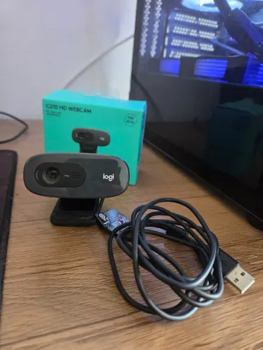 Webcam HD LOGITECH C270 para streaming e home office 