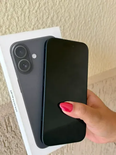 iPhone 16
