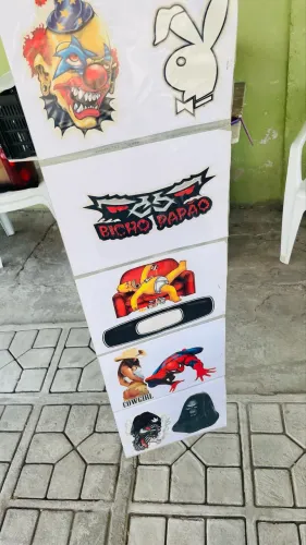 Adesivos mais de 1000