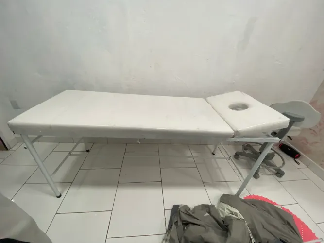 Vende se uma maca