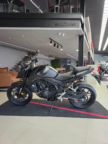 Honda - CB 750 Hornet - 2026/2026