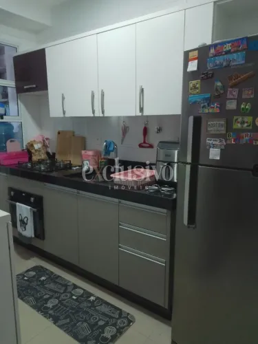Apartamento 2 dormitórios em Coqueiros