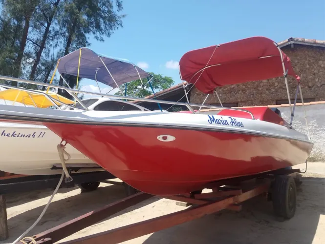 Lancha Coral 18 pés