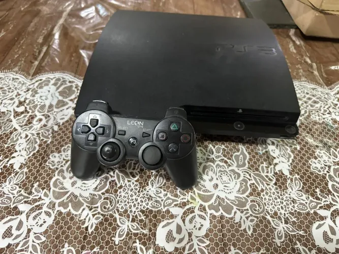 Vendo ps3 desbloqueado com jogos desatualizado
