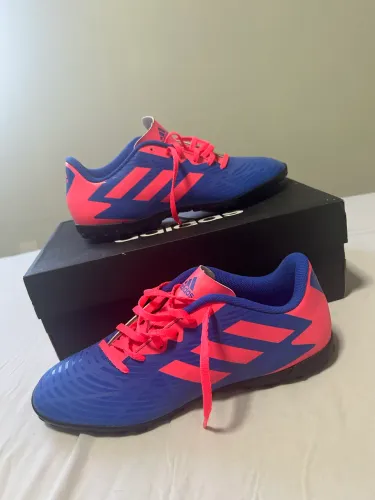 Chuteira Adidas Society