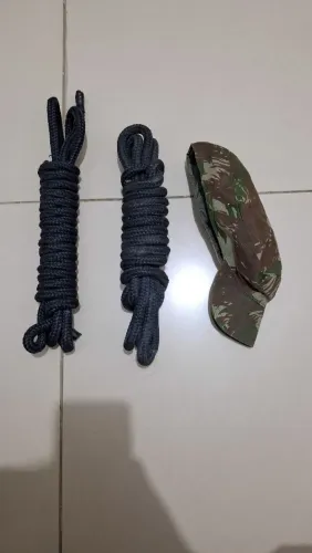Gorro pala mole e cabos solteiros exército