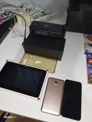 3 celulares no preço mais brinde!!! (Ler descrição)