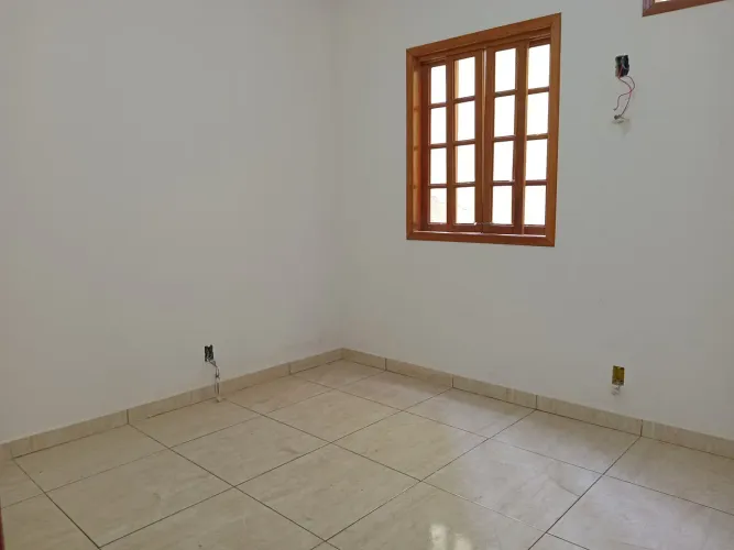 Vendo Casa 1 andar - Condomínio Bosque da Pedra 