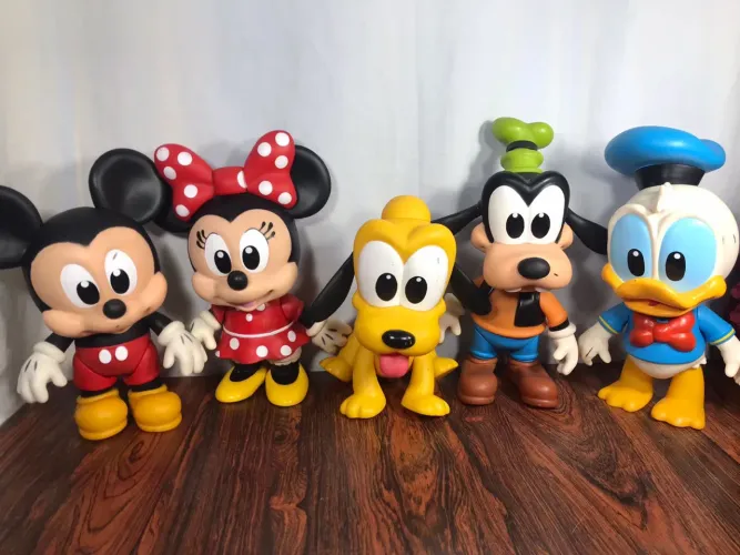 Bonecos Mickey Mouse e sua Turma Disney