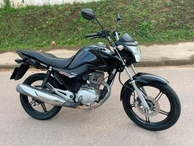 Vendo moto Fan Cg 150, ano 2015. Quitada. Doc ok