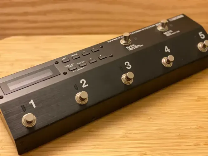 Controlador Pedais - BOSS ES5