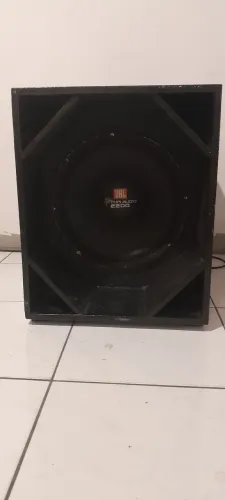 Venda de um Subwoofer 18polegadas 1100w rms 4ohm