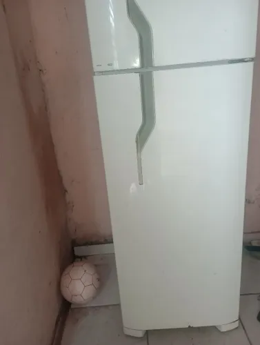 Geladeira pra vender logo