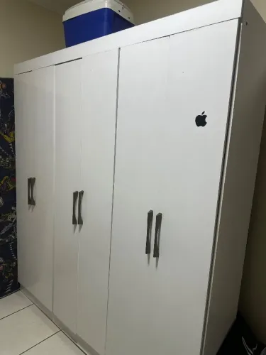 Guarda roupa de solteiro 