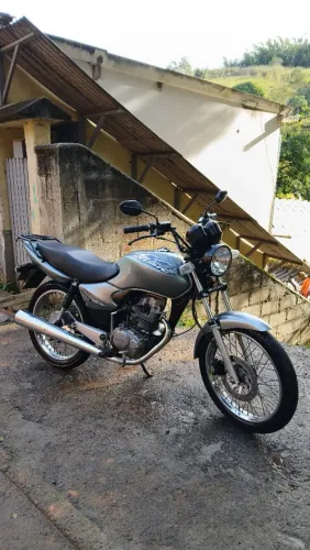 Vende se CG TITAN 125 ES raridade