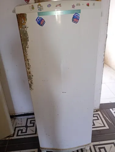 Vendo geladeira fociona perfeitamente