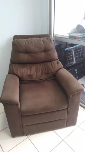 Poltrona reclináveil