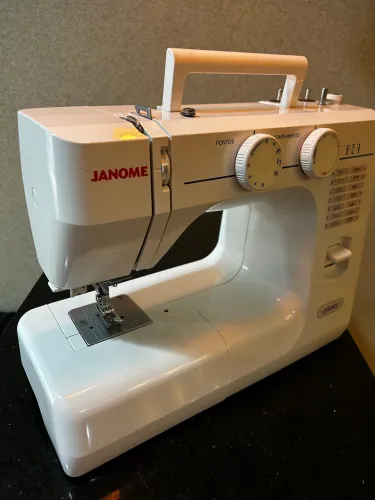 Máquina de Costura Janome Zig Zag 2008S - Completa e funcionando