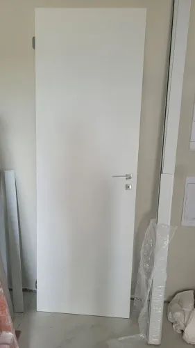 Porta 70 cm com fechadura com abertura para esquerda