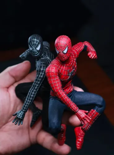 Spider Man Tobey Maguire Web Slinger 1/12