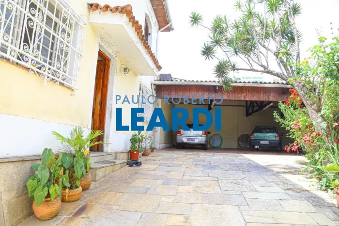 CASA ASSOBRADADA - PERDIZES - SP