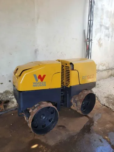 Mini rolo compactador trincheira - controle remoto - Wacker Neuson