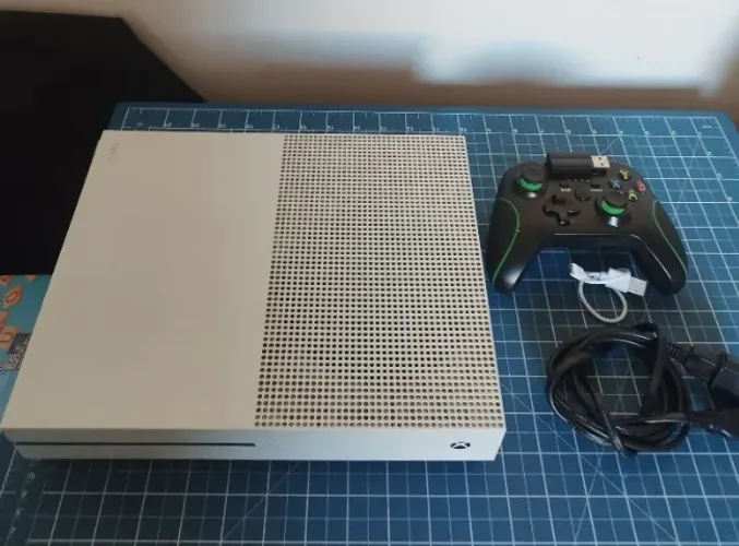 Xbox one S 500gb 1 controle Perfeito estado