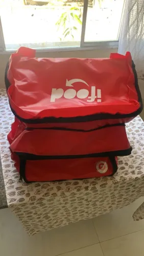 Vendo bolsa térmica de entrega nova