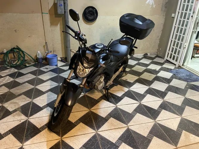 CB250 twister com ABS única com correia do OLX