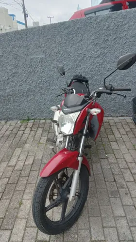 Honda CG 160, perfeita para o dia a dia ou trabalho. 
