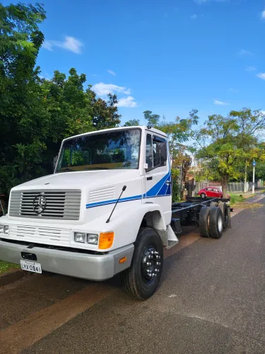 Mercedes bicudo 1418