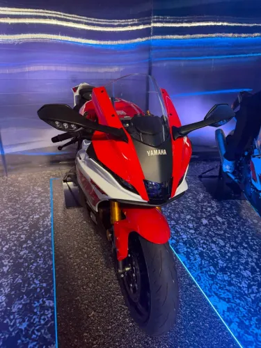 YZF R7 YAMAHA, novo lançamento 2027
