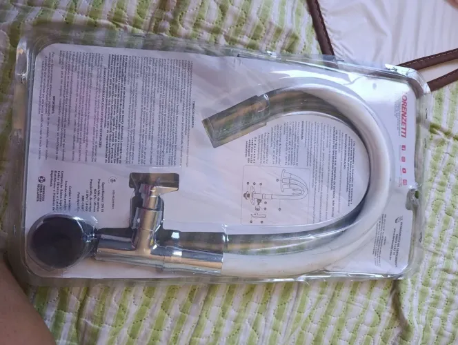 Torneira mesa flexível Lorenzetti branca