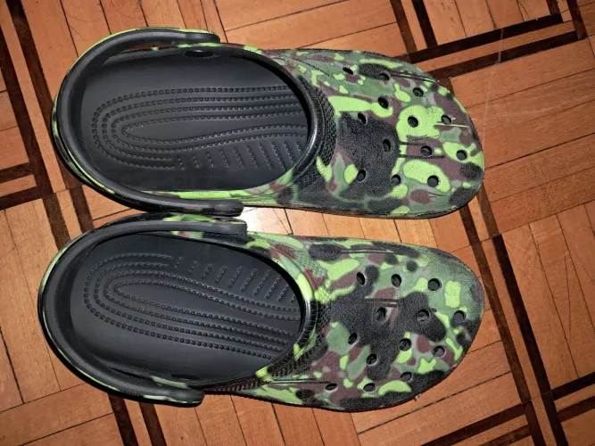 Crocs camuflado