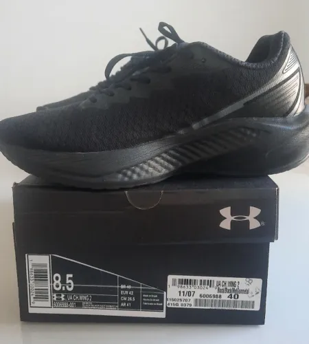 Tênis masculino Under Armour. Novo!! Tamanho 40. Não coube, Usa 42!