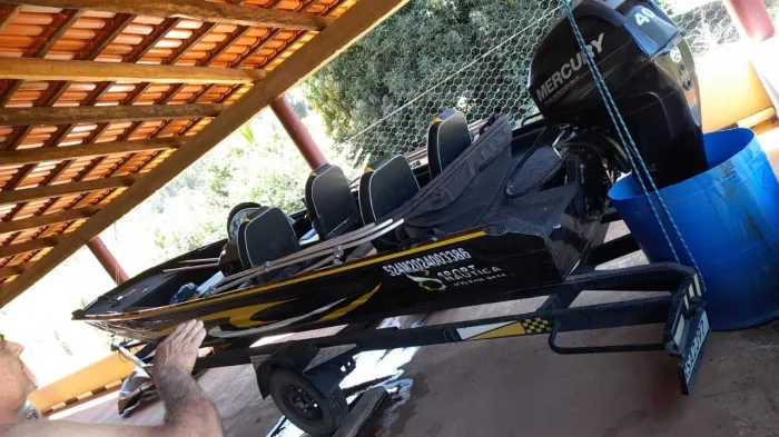 Barco de Pesca de comando