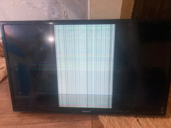 Tv com tela quebrada