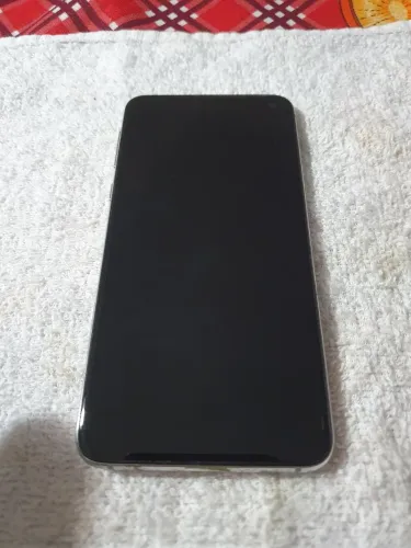 Display Samsung s10e