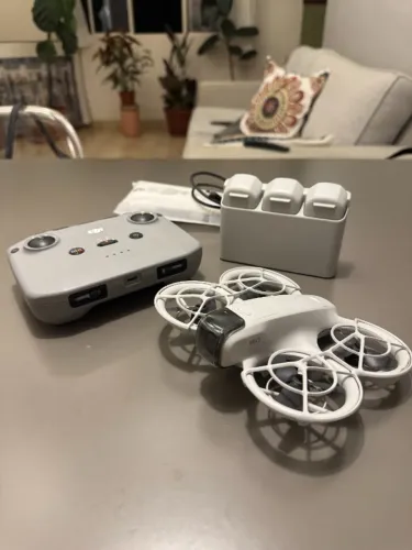 Drone DJI Neo 1 Combo Fly More - Seminovo