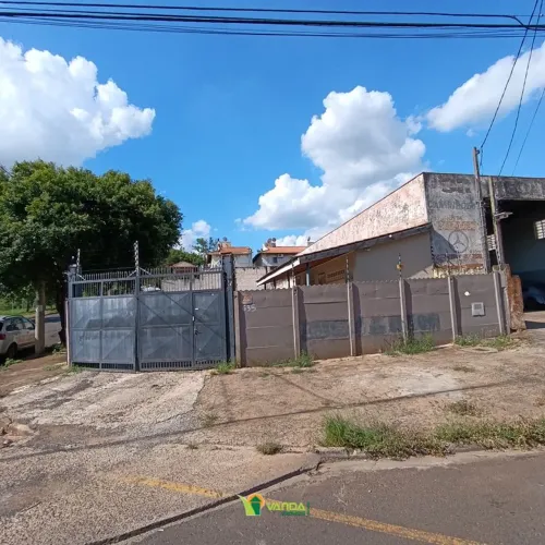 JARDIM SANTA ROSA I - TERRENO FECHADO C/ PORTÃO METÁLICO, ESCRITÓRIO, ESQUINA