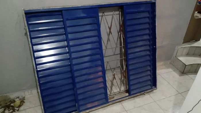 Vendo janela de aço