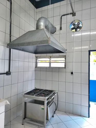 Ajudante de limpeza e higienização Coifa
