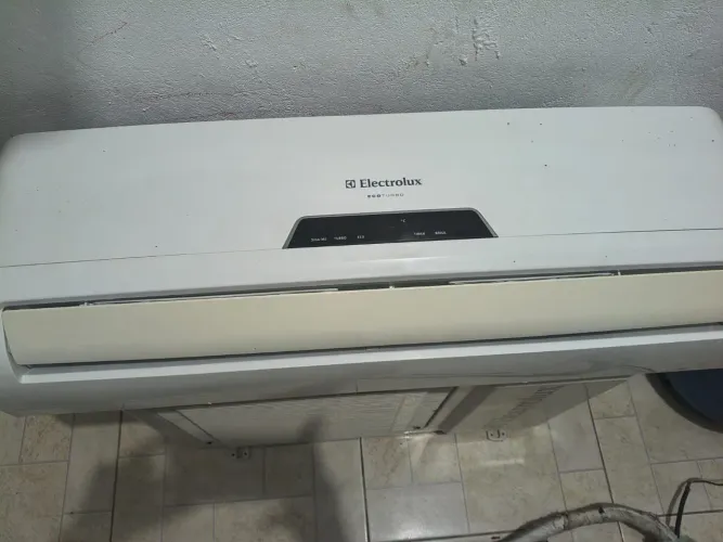 Ar condicionado de 12 mil BTUs vendo instalação 
