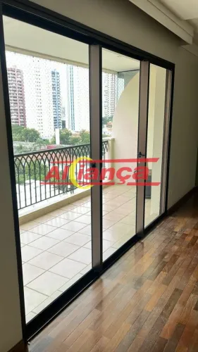 Apartamento com 3 suítes e 3 vagas no Condomínio Maison de Versailes no Tatuapé