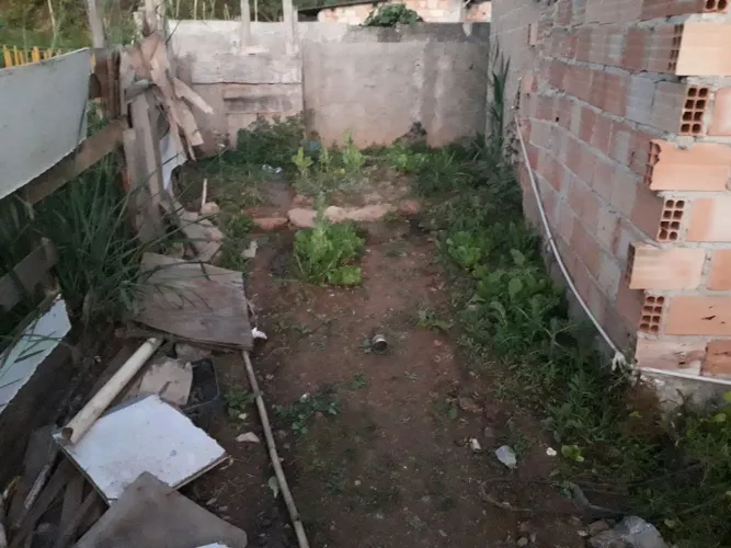 vende-se esse lote no precinho pra sai rápido regiao barreiro Vila Pinho