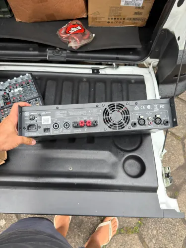 Amplificador xls1502 e mesa xenyx1002fx