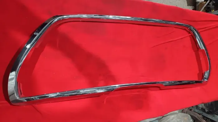 Arco Cromado da Grade Dianteira Peugeot 208 até 2020