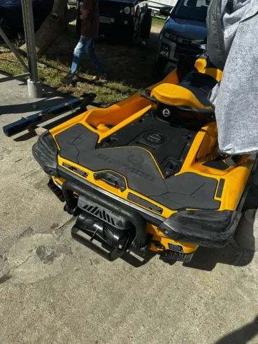 Jet ski 