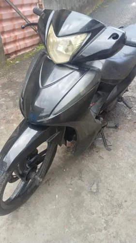 Moto com cabeçote de pop 100