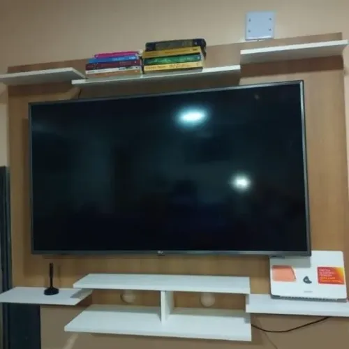 Painel 55'' amadeirado em mdf